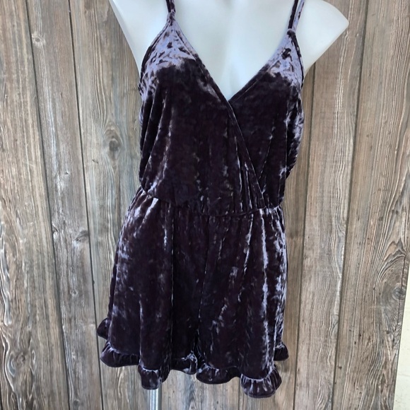 KENDALL & Kylie Gunmetal Velvet Romper Playsuit - Picture 2 of 14